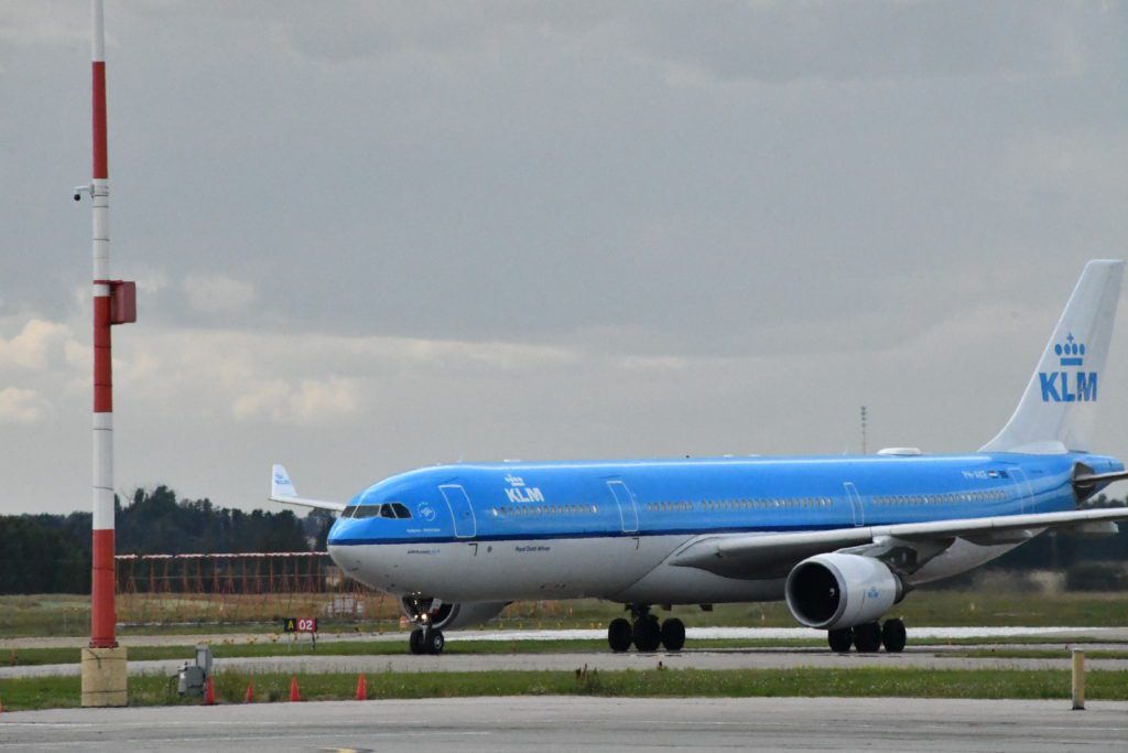 KLM returns to EIA