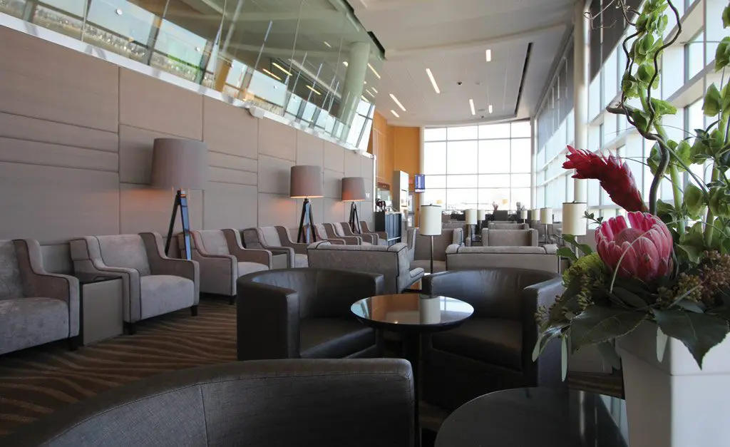 Photograph of seating areas and plants at Plaza Premium Lounge at EIA